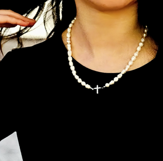 CROSS Freshwater Pearl Necklace